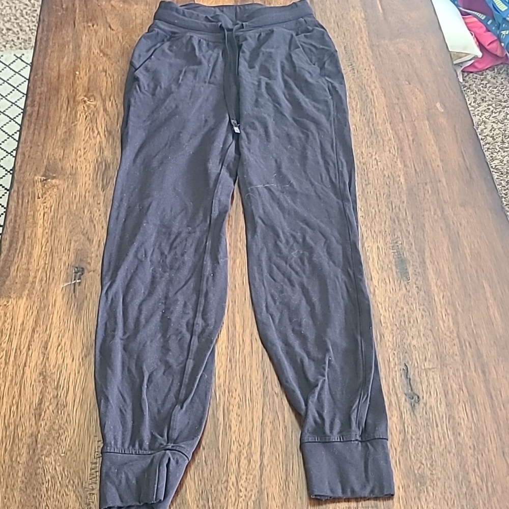 lululemon high rise black nulu fabric Ready To Rulu jogger 28” Size 0